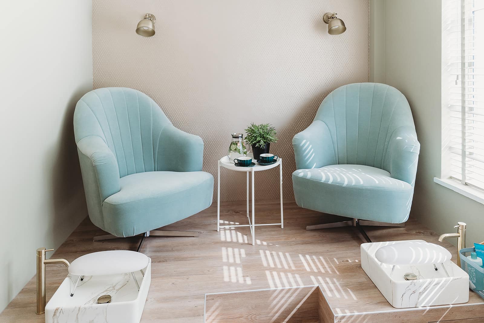 LUXE Nail Lounge Guildford